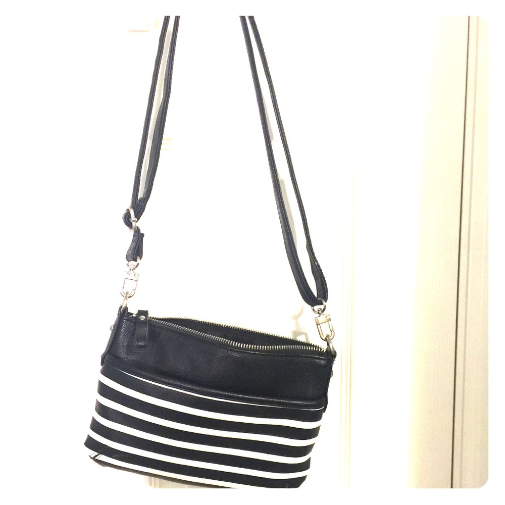 Crossbody purse